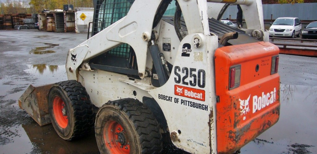 Аренда минипогрузчика  Bobcat S 250 1