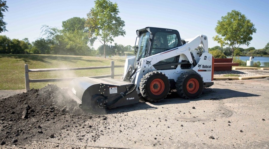 Аренда дорожного фреза Bobcat S250 0